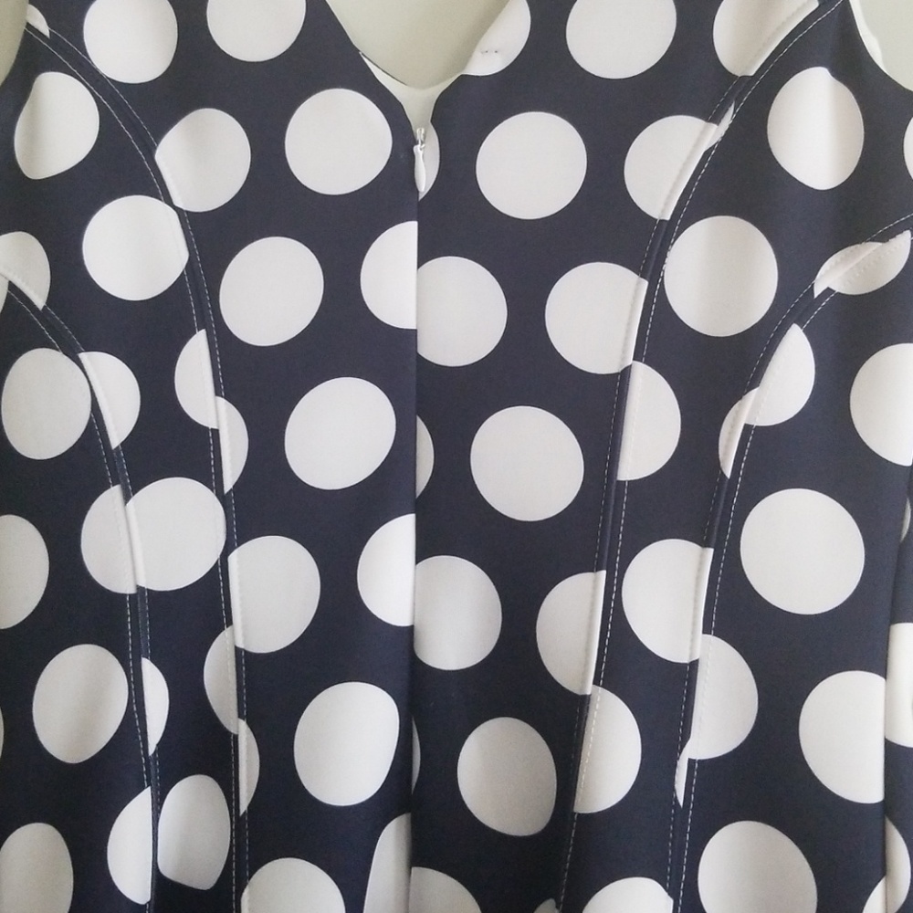 Dress - Picture 5 of 8